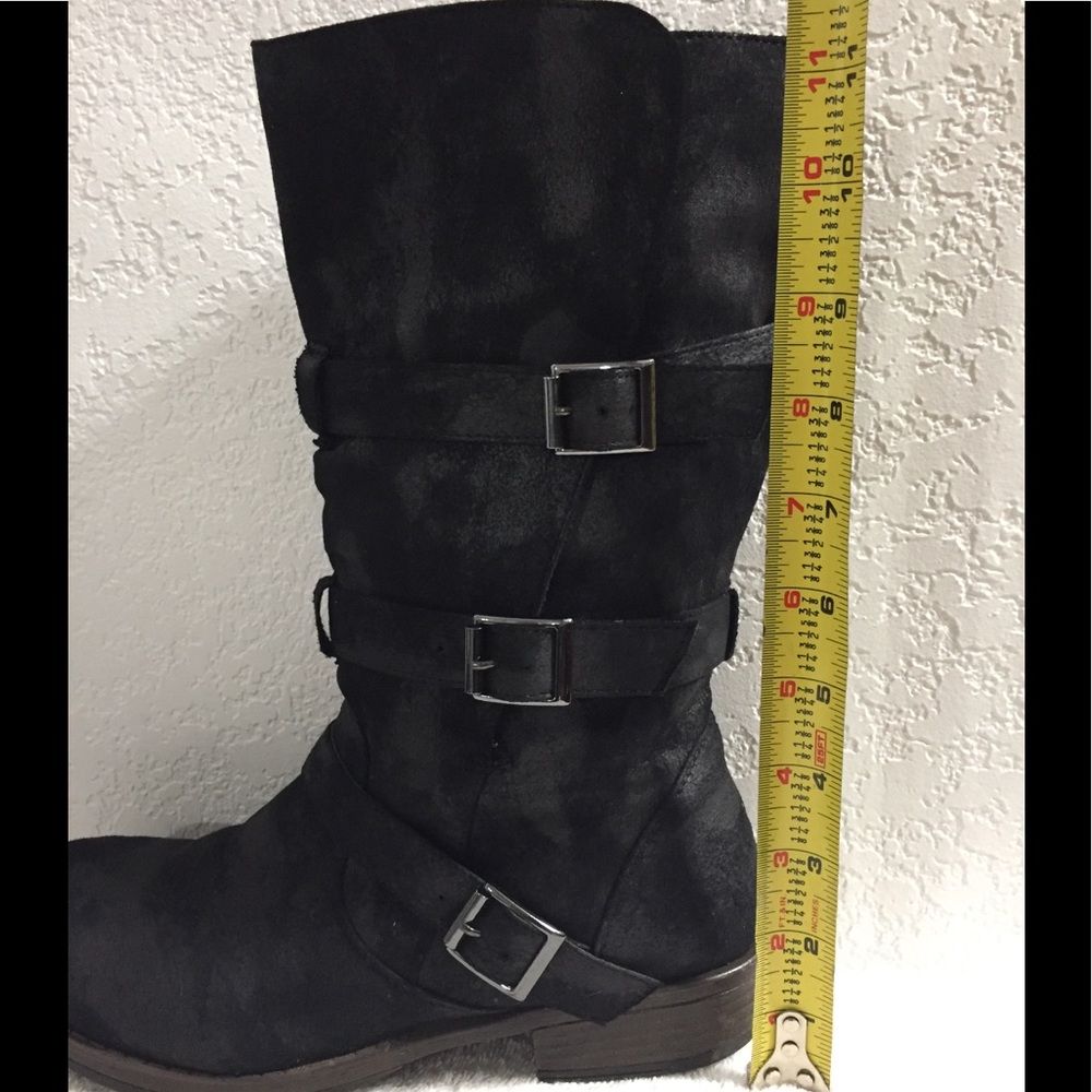 Suede material black boots - Picture 5 of 6